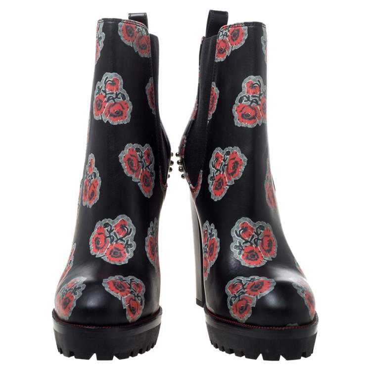 مملوكة مسبقًا Alexander McQueen Black Floral Print Leather Chelsea Studded Heels Ankle Boots Size 39