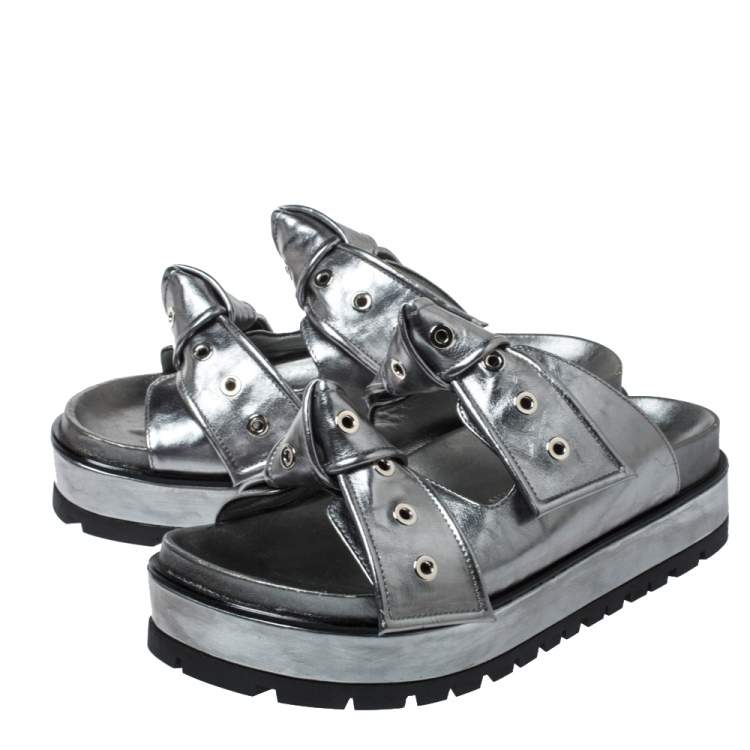 Pre Owned Alexander McQueen Metallic Grey Leather Birkenstock Rivet Bow Tie Slide Sandals Size 38.5
