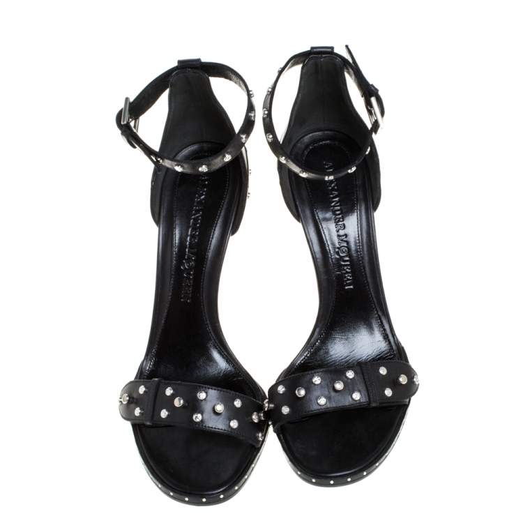 مملوكة مسبقًا Alexander McQueen Black Studded Leather Ankle Strap Sandals Size 39