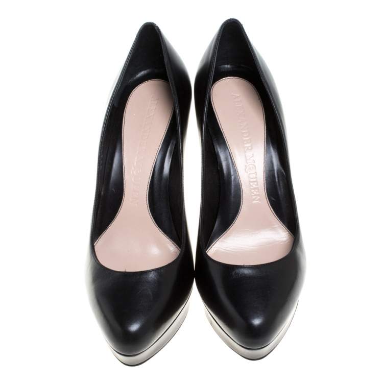 Pre Owned Alexander McQueen Black Leather Curved Heel Platform Pumps Size 38