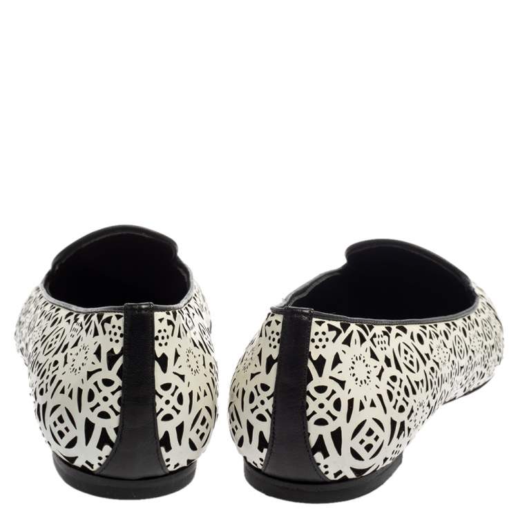 مملوكة مسبقًا Alexander McQueen White Leather Monochrome Laser Cut Smoking Slippers Size 39