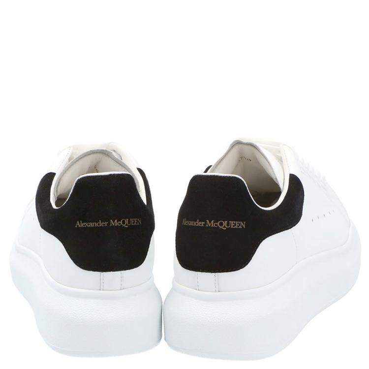 مملوكة مسبقًا Alexander McQueen White/Black Leather Oversized Sneakers Size EU 39
