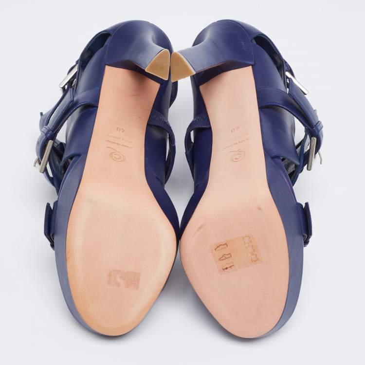 مملوكة مسبقًا Alexander McQueen Navy Blue Leather Stud Embellished Buckle Detail Platform Sandals  Size 40