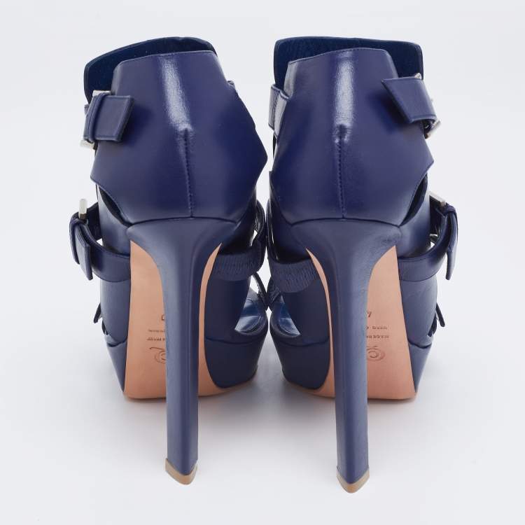 مملوكة مسبقًا Alexander McQueen Navy Blue Leather Stud Embellished Buckle Detail Platform Sandals  Size 40
