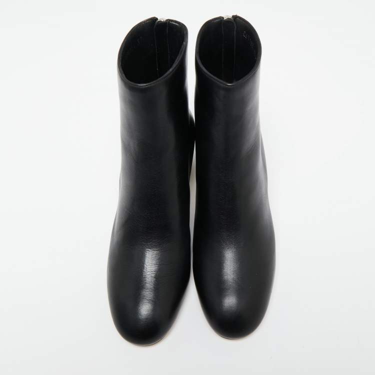 مملوكة مسبقًا  Alexander McQueen Black Leather Ankle Boots Size 37