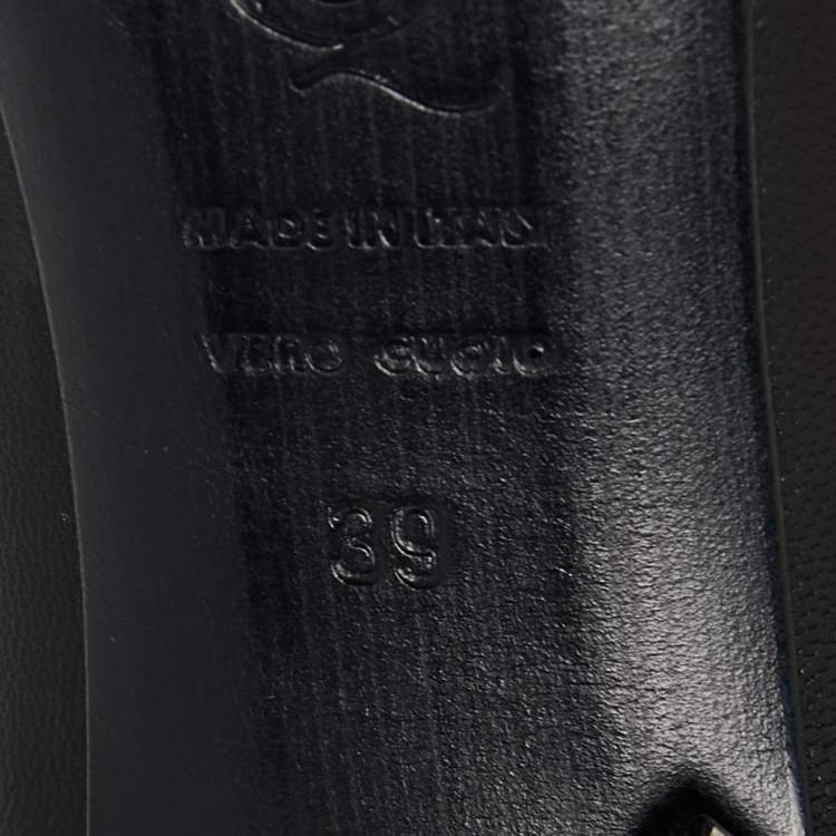 مملوكة مسبقًا Alexander McQueen Black Leather and Velvet Bow Platform Pumps Size 39