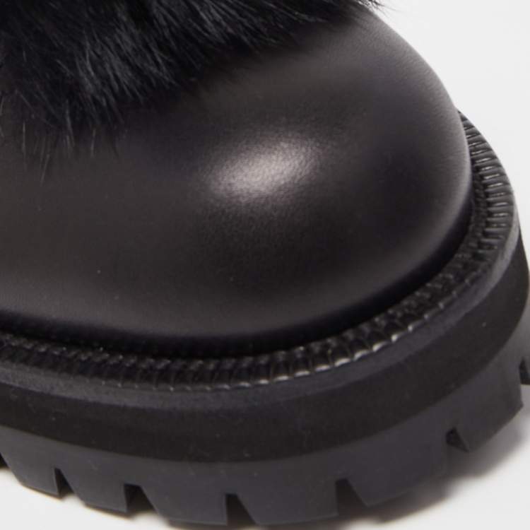 مملوكة مسبقًا Alexander McQueen Black Leather and Fur Buckle Detail Ankle Boots Size 40