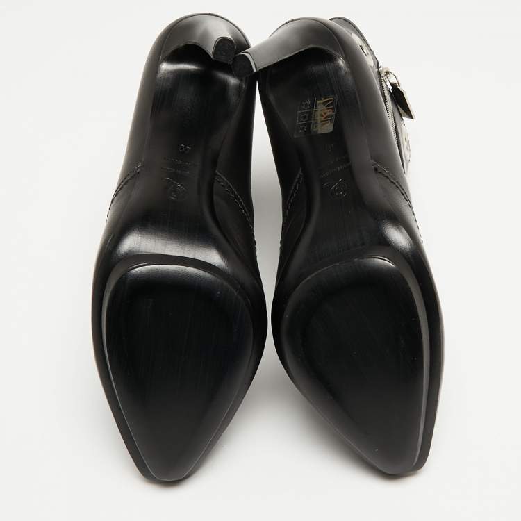 Pre Owned Alexander McQueen Black Leather Ankle Boots Size 40