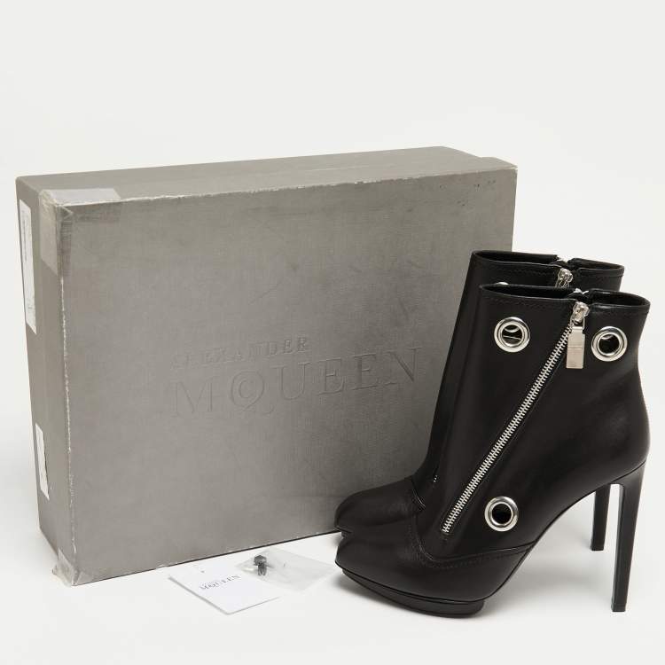 Pre Owned Alexander McQueen Black Leather Ankle Boots Size 40