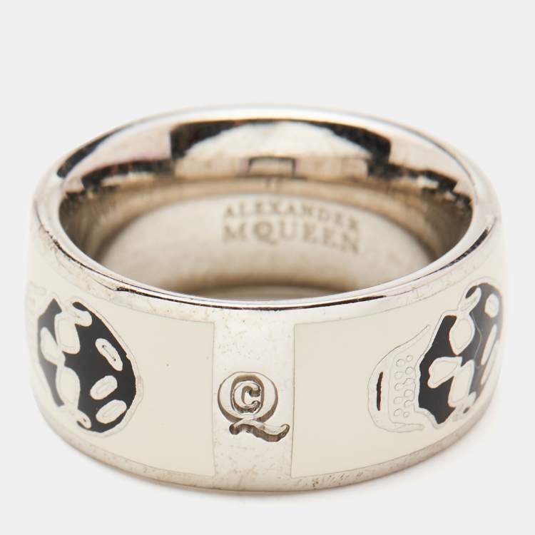 Pre Owned Alexander McQueen Silver Tone Black/White Enamel Skull Ring Size 55