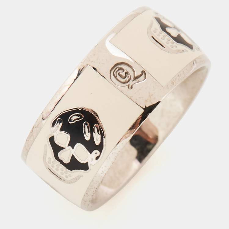 Pre Owned Alexander McQueen Silver Tone Black/White Enamel Skull Ring Size 55