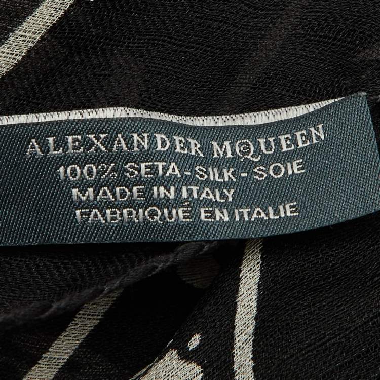 Pre Owned Alexander McQueen black Skull Printed Silk Scarf