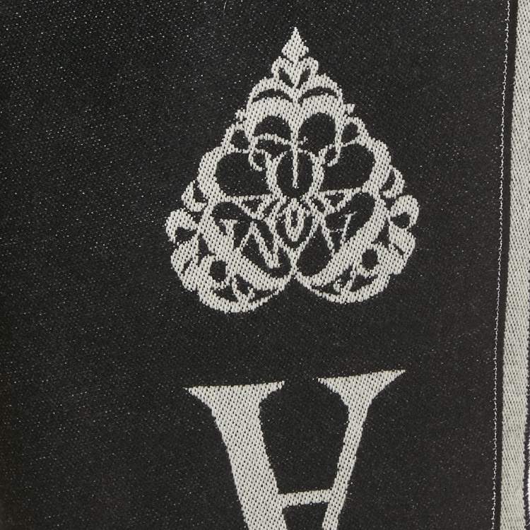 مملوكة مسبقًا Alexander McQueen Black Skull Pattern Wool Shawl