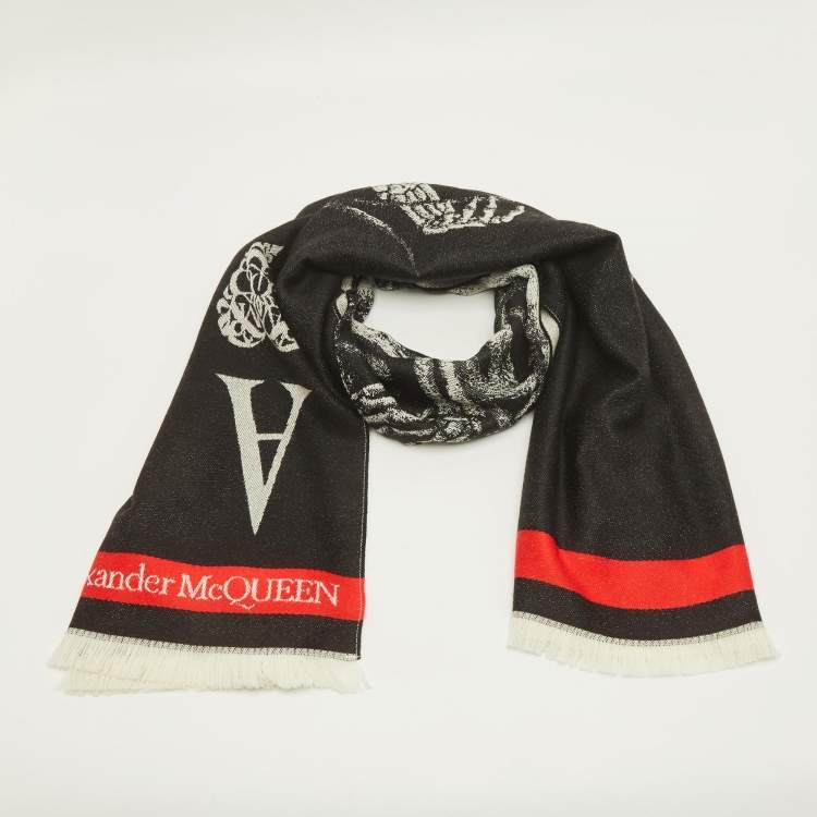 مملوكة مسبقًا Alexander McQueen Black Skull Pattern Wool Shawl
