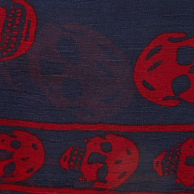 مملوكة مسبقًا Alexander McQueen Navy Blue Skull Print Silk Scarf