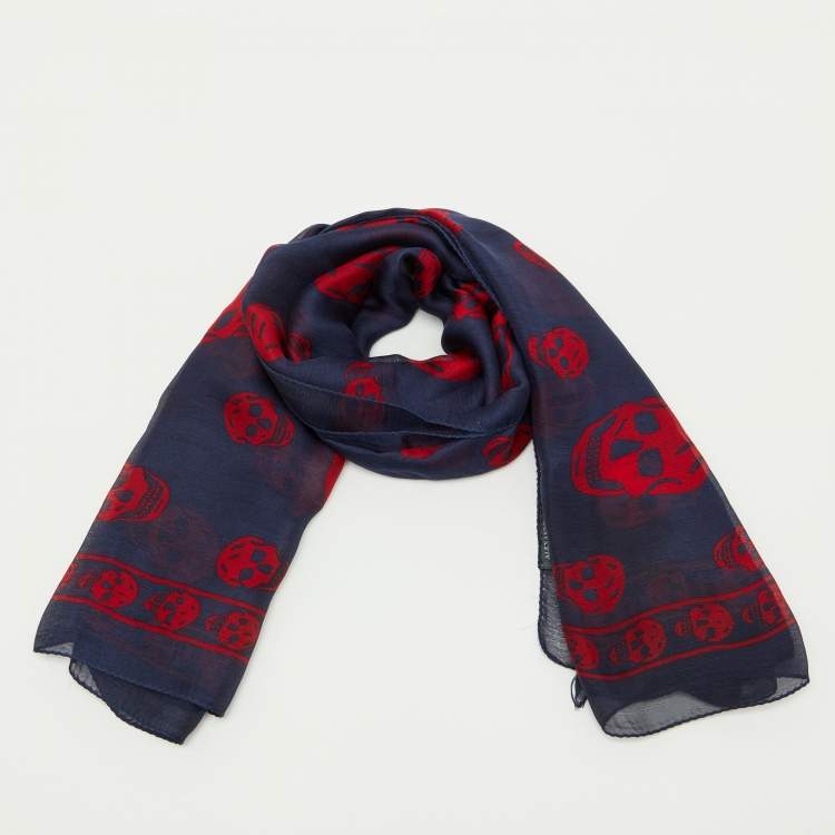 مملوكة مسبقًا Alexander McQueen Navy Blue Skull Print Silk Scarf
