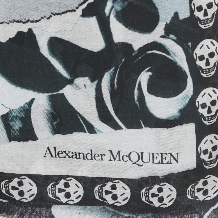 Pre Owned Alexander McQueen White/Blue Skull Print Silk Blend Scarf