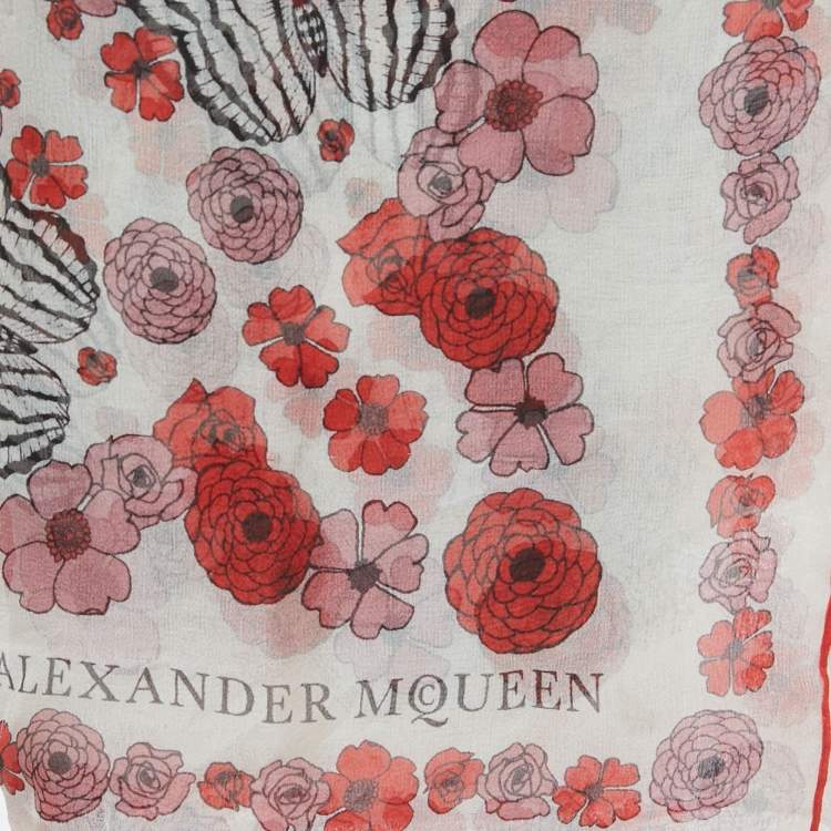 مملوكة مسبقًا Alexander McQueen White Floral and Skull Print Silk Scarf