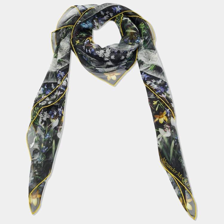 Pre Owned Alexander McQueen Black Floral Print Silk Square Scarf 