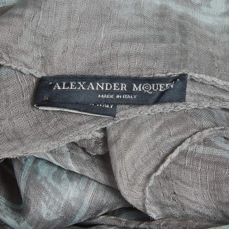 Pre Owned Alexander McQueen Grey Skull Printed Silk Square Scarf