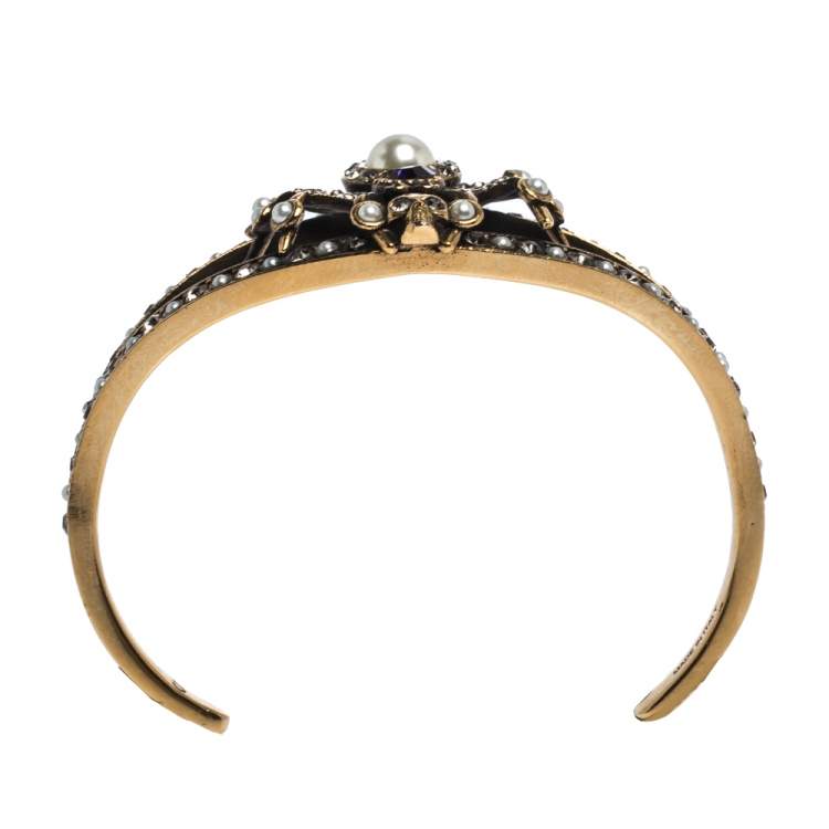 Pre Owned Alexander McQueen Crystal Faux Pearl Gold Tone Spider Open Cuff Bracelet S