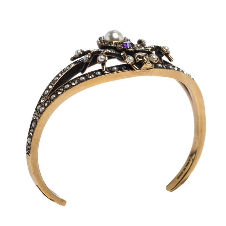 Pre Owned Alexander McQueen Crystal Faux Pearl Gold Tone Spider Open Cuff Bracelet S