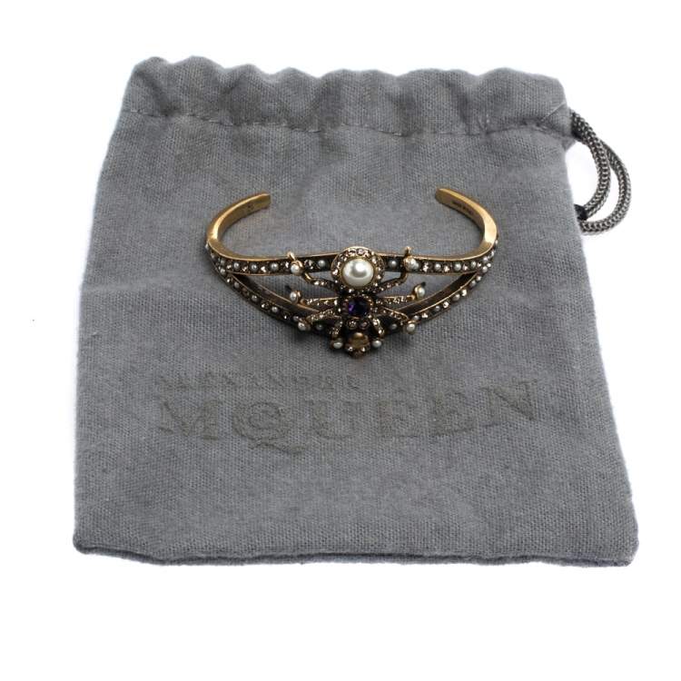 Pre Owned Alexander McQueen Crystal Faux Pearl Gold Tone Spider Open Cuff Bracelet S