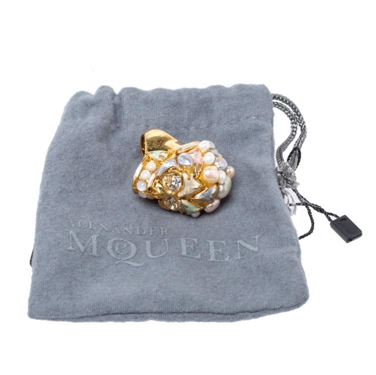 Pre Owned Alexander McQueen Skull Cultured Pearl Crystal Enamel Gold Tone Cocktail Ring Size 52.5