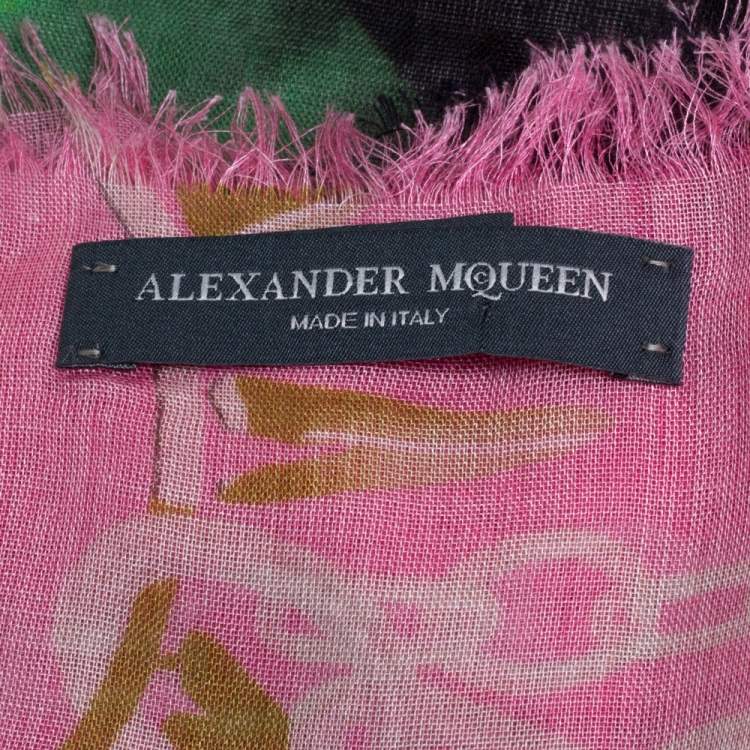 مملوكة مسبقًا Alexander McQueen Pink Panther Skull Print Modal Silk Scarf