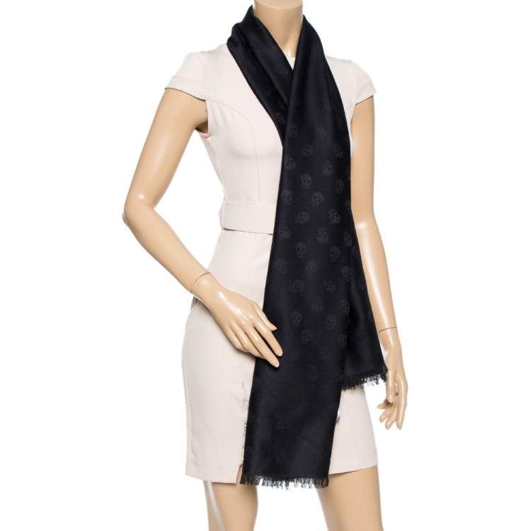Pre Owned Alexander McQueen Black Skull Motif Fringed Wool Scarf 