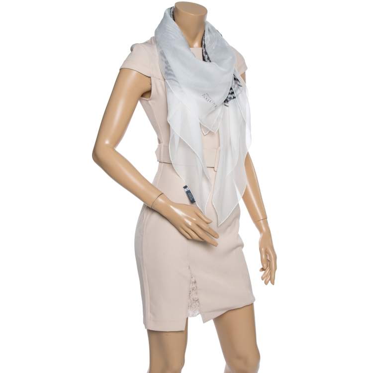 Pre Owned Alexander McQueen Monochrome Printed Silk Square Scarf 