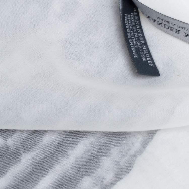 Pre Owned Alexander McQueen Monochrome Printed Silk Square Scarf 