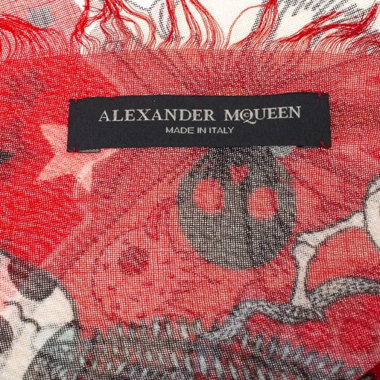 مملوكة مسبقًا Alexander McQueen Red Party Skull Print Silk & Modal Scarf
