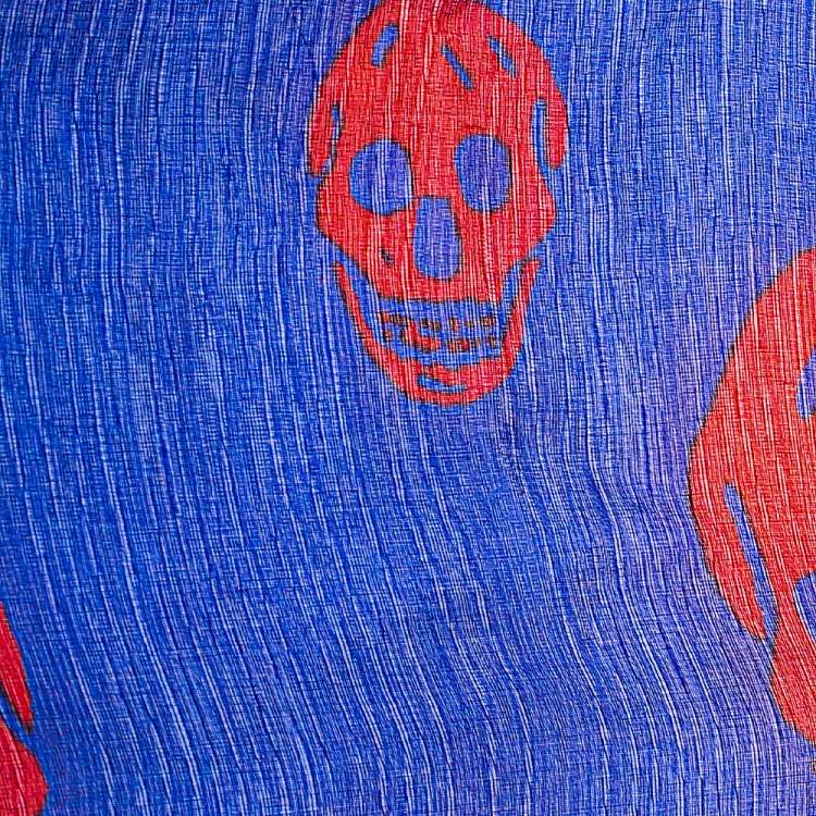 مملوكة مسبقًا Alexander McQueen Blue Skull Print Silk Scarf