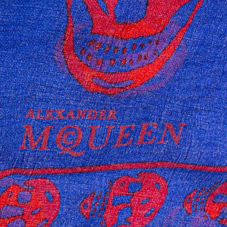 مملوكة مسبقًا Alexander McQueen Blue Skull Print Silk Scarf