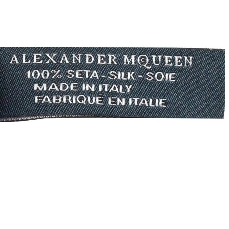 مملوكة مسبقًا Alexander McQueen Blue Skull Print Silk Scarf