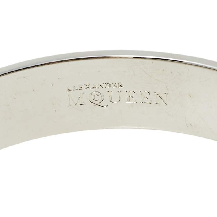 Pre Owned Alexander McQueen 3D Skull Off White Enamel Silver Tone Bangle Bracelet