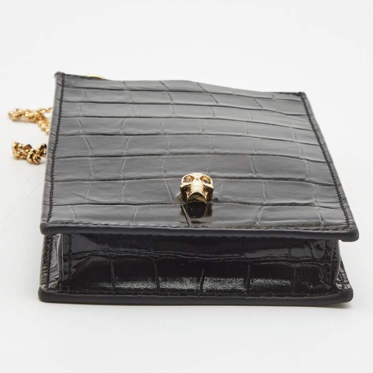 Pre Owned Alexander McQueen Black Croc Embossed Glossy Leather Skull Plaque Chain Phone Case 