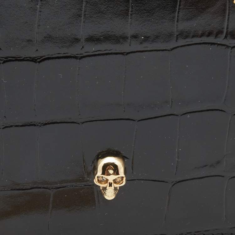 Pre Owned Alexander McQueen Black Croc Embossed Glossy Leather Skull Plaque Chain Phone Case 