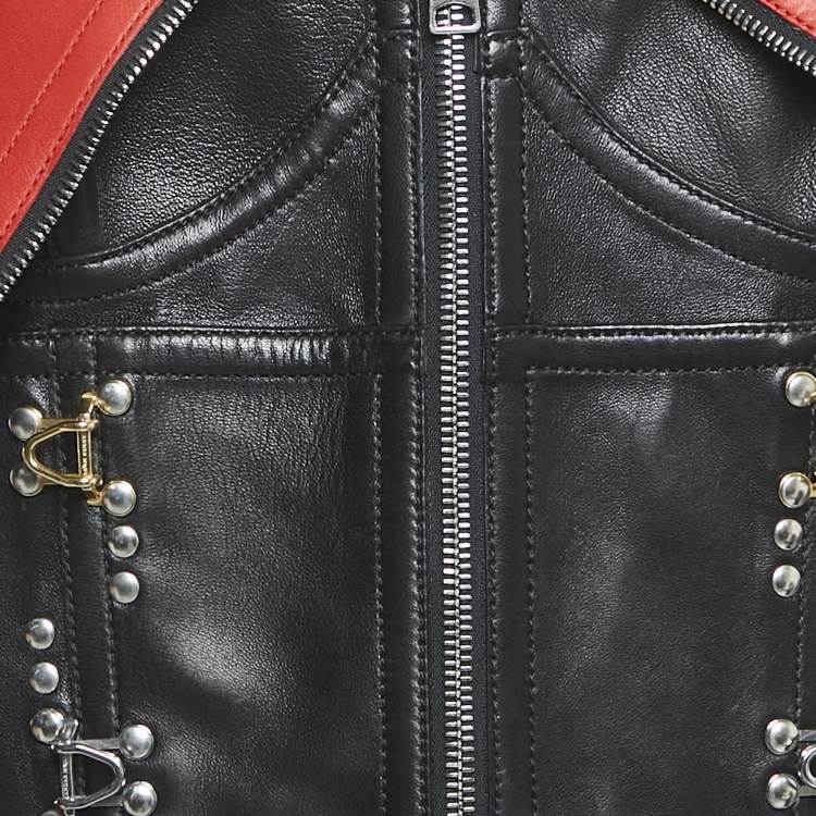Pre Owned Alexander McQueen Black/Red Leather Zip Front Cold-Shoulder Top M