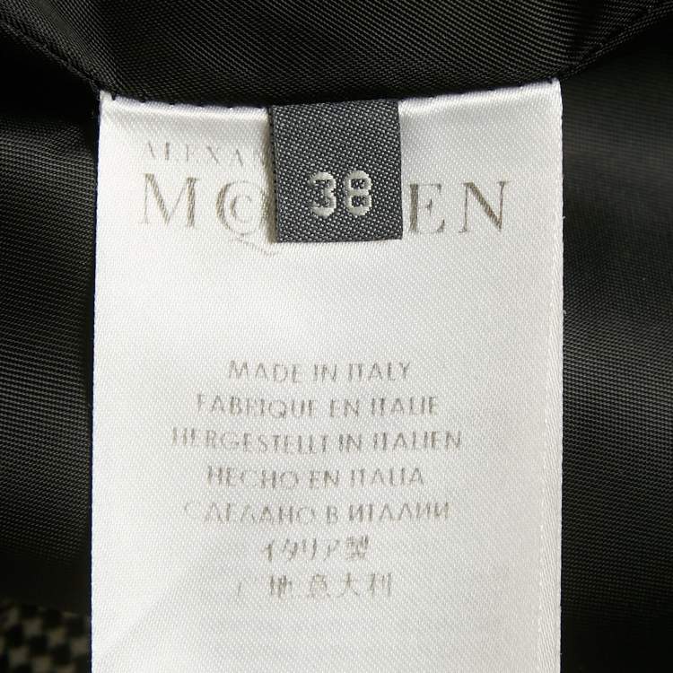 مملوكة مسبقًا Alexander McQueen Monochrome Houndstooth Blazer & Shorts Set XS/S