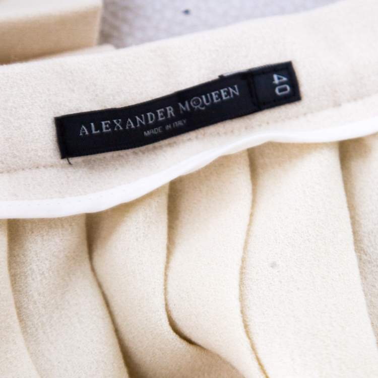 مملوكة مسبقًا Alexander McQueen Ecru Fleece Wool Accordion Pleated Mini Skirt S
