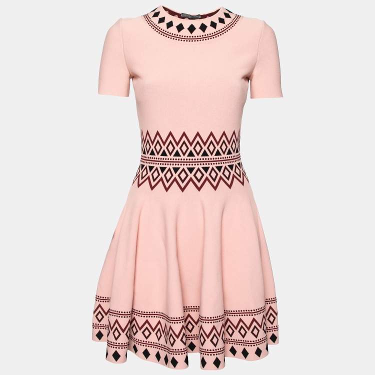 مملوكة مسبقًا Alexander McQueen Pink Knit Geometric Pattern Short Sleeves Flared Dress M