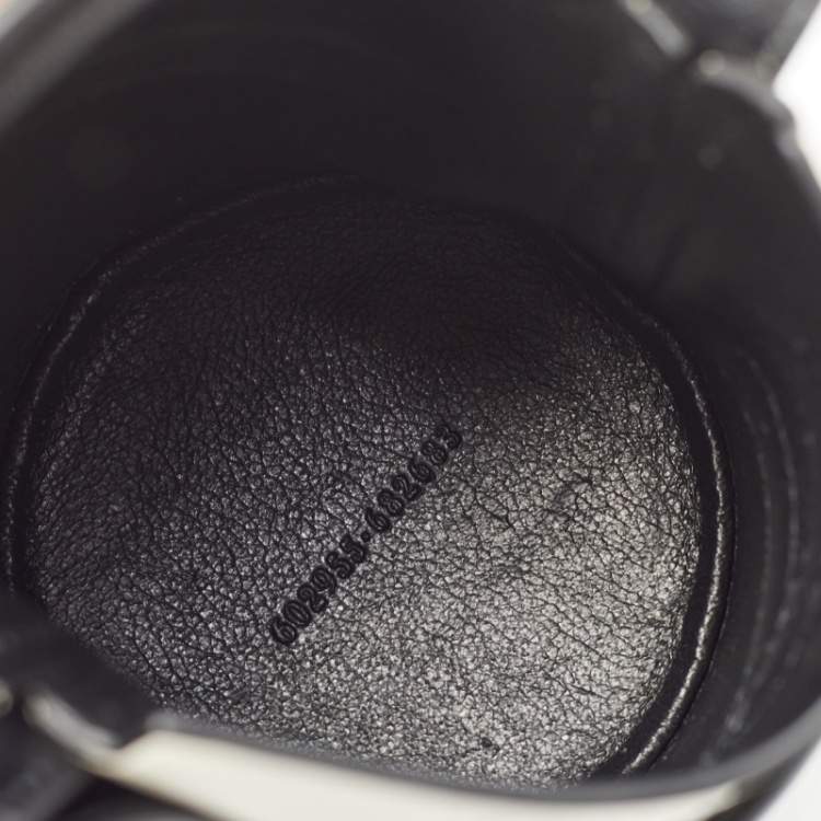 Pre Owned Alexander McQueen Black/White Leather Mini The Curve Bucket Bag