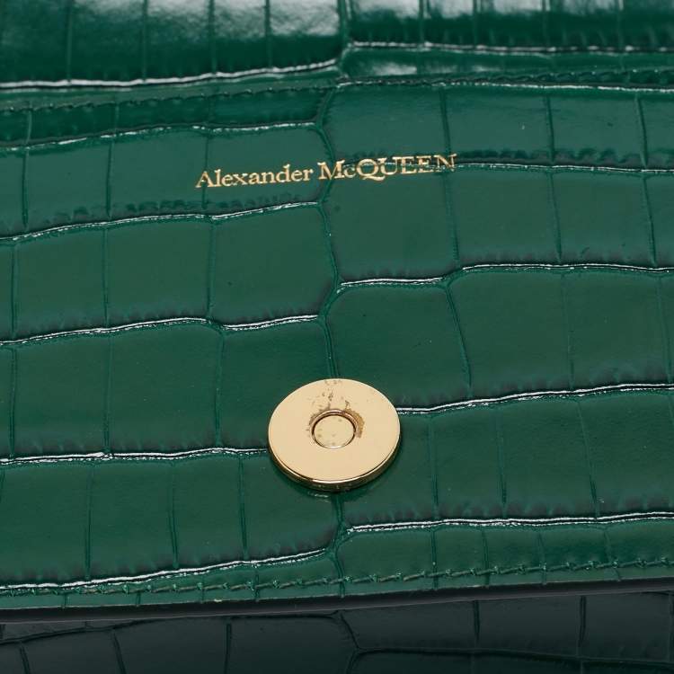 Pre Owned Alexander McQueen Green Croc Embossed Leather Skull Ring Shoulder Bag
