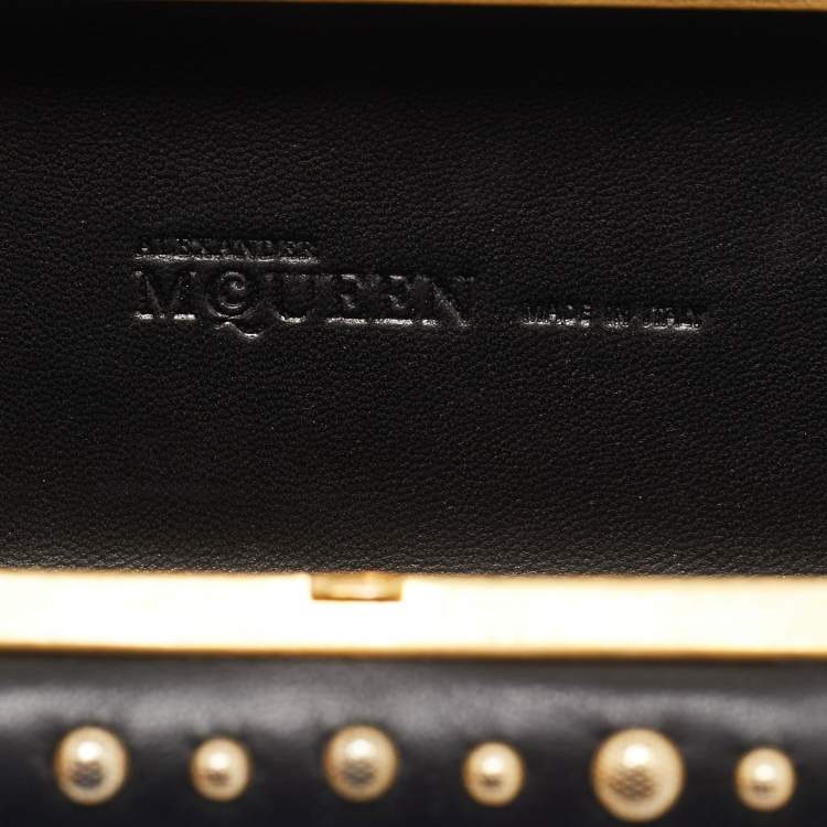 Pre Owned Alexander McQueen Black Studded Leather Skull Knuckle Box Clutch