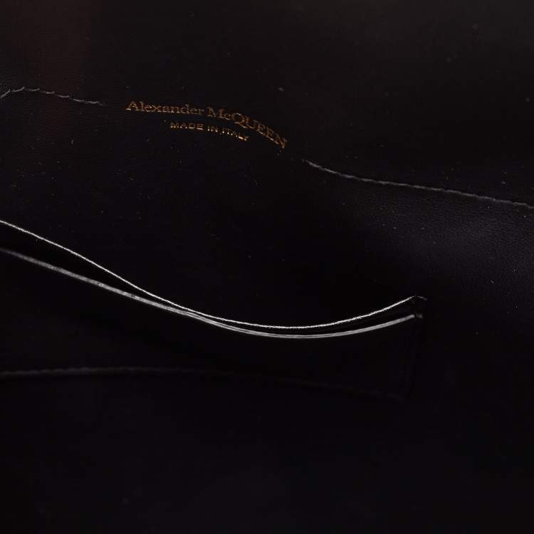 Pre Owned Alexander McQueen Black Croc Embossed Leather Skull Clutch