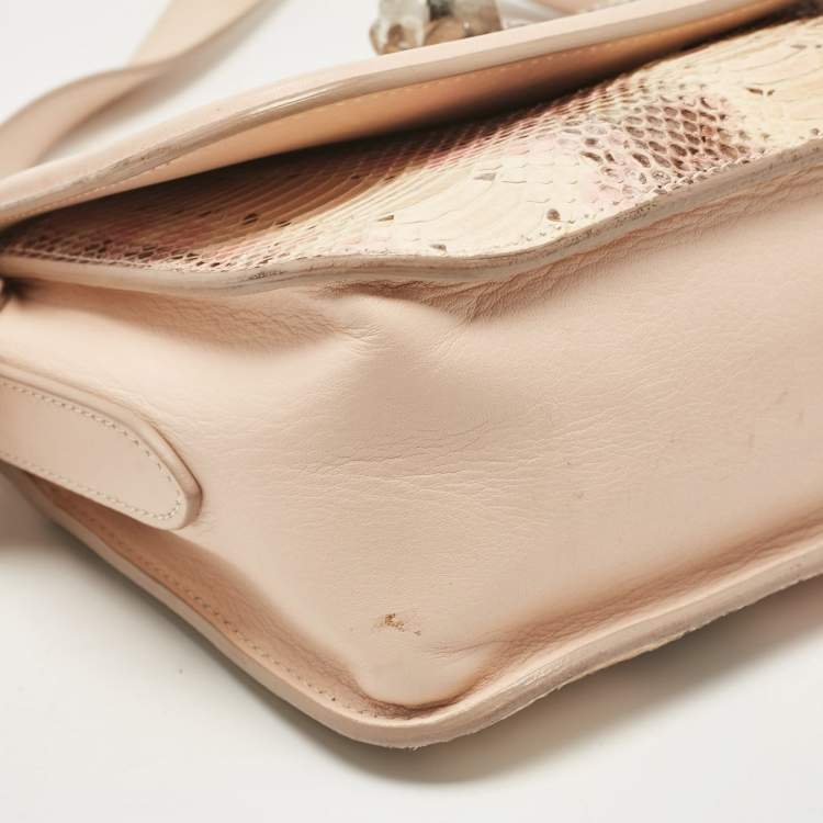 مملوكة مسبقًا Alexander McQueen Blush Pink Python and Leather Skull Flap Bag