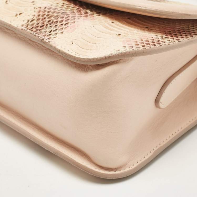 مملوكة مسبقًا Alexander McQueen Blush Pink Python and Leather Skull Flap Bag