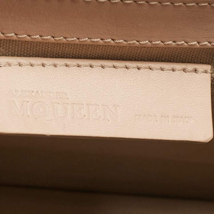 مملوكة مسبقًا Alexander McQueen Blush Pink Python and Leather Skull Flap Bag